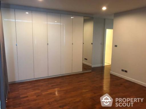 2-BR Condo at Baan Siri Silom near BTS Surasak (ID 510857)