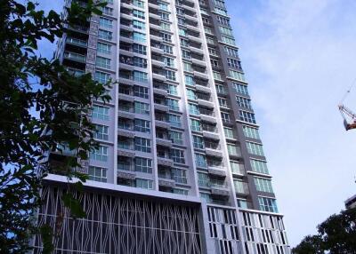 2-BR Condo at Rhythm Sathorn-Narathiwas near BTS Chong Nonsi (ID 558168)