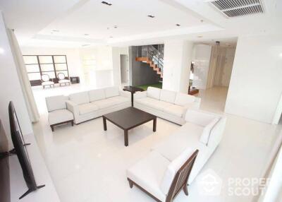 4-BR Apt. near BTS Phloen Chit