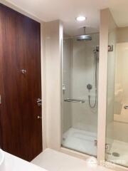 2-BR Condo at The Oleander near BTS Nana