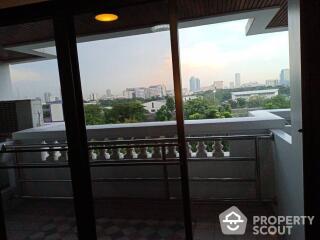 2-BR Apt. near BTS Ari