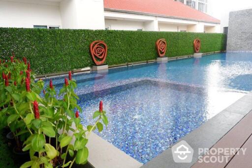 1-BR Condo at Dazzle Condo Sukhumvit 7 near BTS Nana