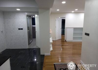 2-BR Condo at President Park View Towers near MRT Queen Sirikit National Convention Centre