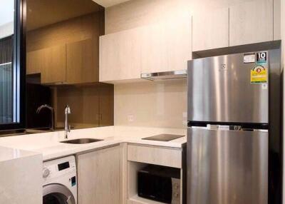 1-BR Condo at Life Asoke near ARL Makkasan