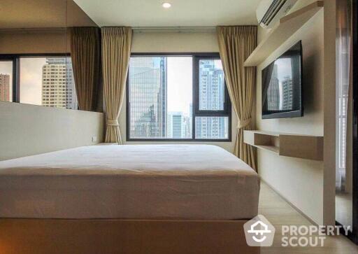 1-BR Condo at Life Asoke near ARL Makkasan