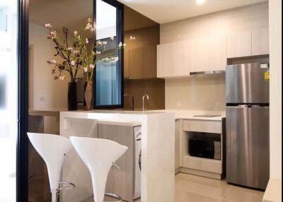 1-BR Condo at Life Asoke near ARL Makkasan