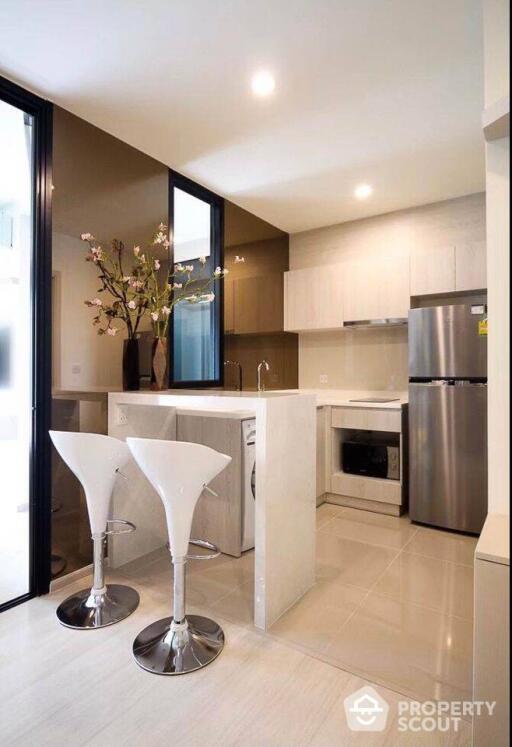 1-BR Condo at Life Asoke near ARL Makkasan