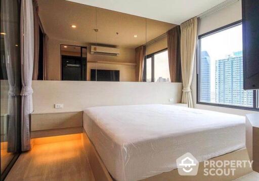 1-BR Condo at Life Asoke near ARL Makkasan