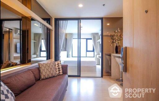 1-BR Condo at Life Asoke near ARL Makkasan