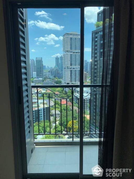 2-BR Condo at The Crest Sukhumvit 34 near BTS Thong Lor (ID 140484)