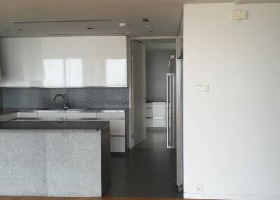 3-BR Condo at The Met Sathorn near BTS Chong Nonsi (ID 517558)