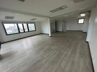 For Rent Bangkok Office Narathiwas BTS Chong Nongsi Sathon