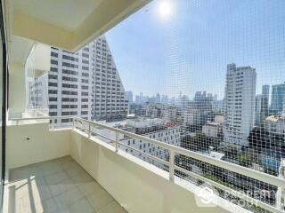 2-BR Condo at Saranjai Mansion Condominium near BTS Nana