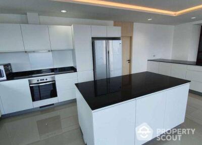 4-BR Apt. near BTS Phrom Phong