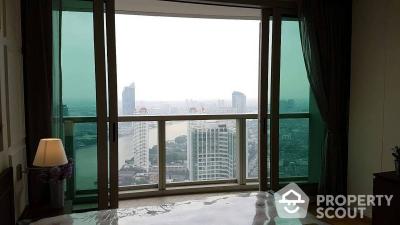 2-BR Condo at The River Condominium near BTS Saphan Taksin