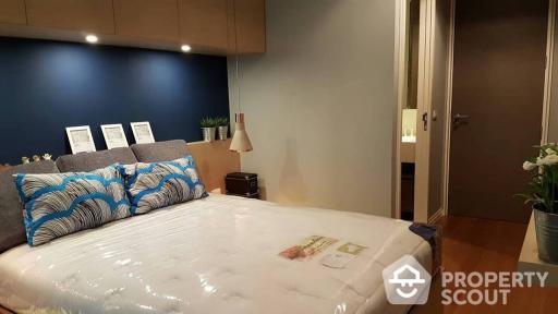 2-BR Condo at The River Condominium near BTS Saphan Taksin