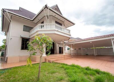 Spacious 3-Bedroom House with Large Plot in Lanna Ville