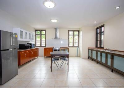 Spacious 3-Bedroom House with Large Plot in Lanna Ville