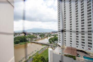 Studio Room : 13th floor Riverside Condominium