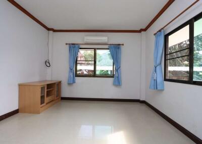 Inexpensive 1 bedroom house to rent near Mahidol Rd