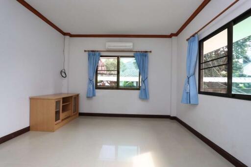 Inexpensive 1 bedroom house to rent near Mahidol Rd