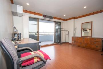 Rare Opportunity: Rent Magnificent 3BR Condo with River Views at Rim Ping Condominium”
