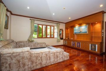 6 Bedroom Lanna Style House at Laddarom Elegance Payap Chiang Mai