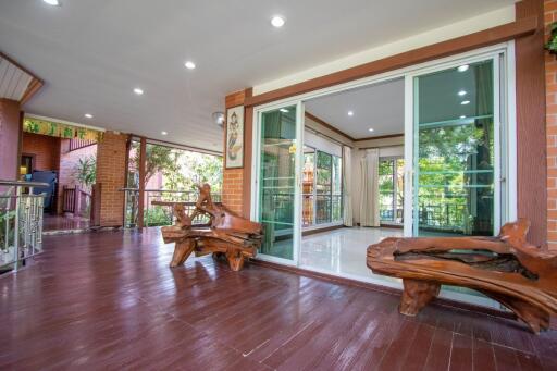 6 Bedroom Lanna Style House at Laddarom Elegance Payap Chiang Mai