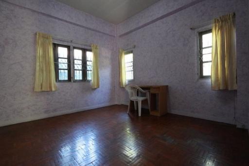 Part furnished 4 bedroom house at Nong Phueng