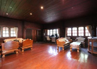 Traditional style house to rent : Ton Pao