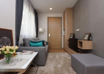 Stylish 1 bedroom condo : Raintree Condominium