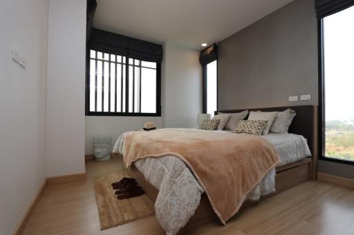 Stylish 1 bedroom condo : Raintree Condominium