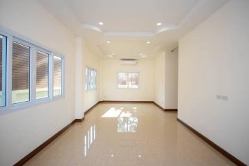 3 Bed unfurnished house for sale at Khum Phaya Garden Home