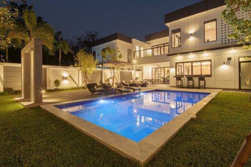 NEW LAUNCH !!!  Stunning 4 bedroom modern pool villas (presale)