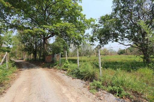 Land plot in tranquil Nam Phrae