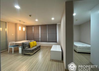 1-BR Condo at The Colory Vivid Condominium near MRT Huai Khwang