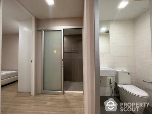 1-BR Condo at The Colory Vivid Condominium near MRT Huai Khwang