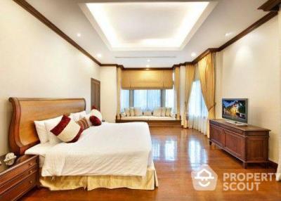 4-BR House at L & H Sathorn close to Naradhiwas Rajanagarindra