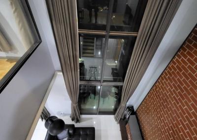 1-BR Condo at Villa Asoke near MRT Phetchaburi