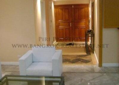 4-BR Condo at Somkid Gardens Condominium near BTS Chit Lom (ID 513191)