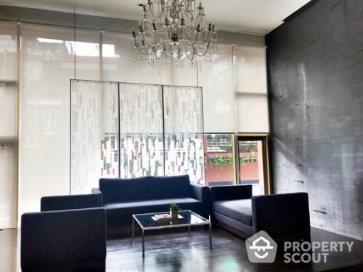 2-BR Condo at Manhattan Chidlom near BTS Chit Lom