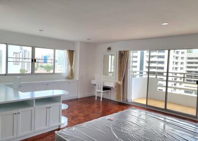 For RENT : Regent On the Park 3 / 3 Bedroom / 3 Bathrooms / 265 sqm / 70000 THB [10884293]