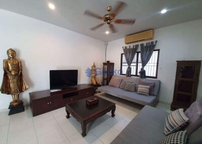 4 Bedrooms House in Royal Park Village Jomtien H010878