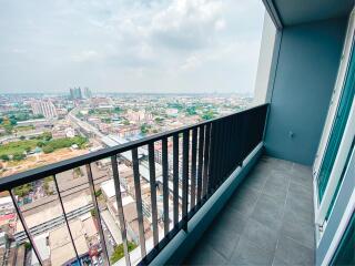 Brand New 2 bedrooms Condominium for Sale near 2 lines of Sky Train with special promotion !