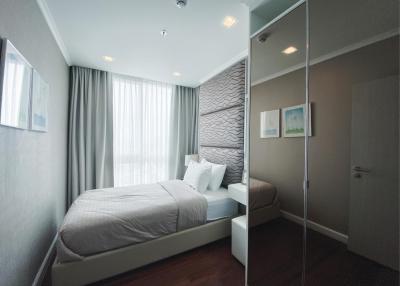 Brand New 2 bedrooms Condominium for Sale near 2 lines of Sky Train with special promotion !