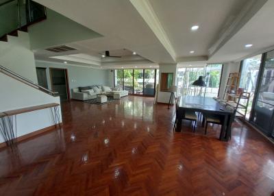 For SALE : Supalai Place / 3 Bedroom / 3 Bathrooms / 445 sqm / 32000000 THB [10886663]