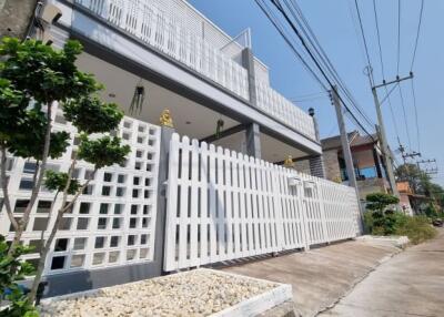 Townhome, prime location, special price near Jomtien Beach Pratumnak Hill, Pattaya