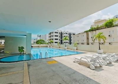 Beautiful condo, spacious room, comfortable price, plus a corner room. Baan Phrom Phong Condo, Sukhumvit, Bangkok.