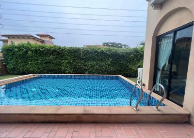 Beautiful pool villa for sale in the Nusa Chivani project, Bangsaray, Sattahip, Chonburi.