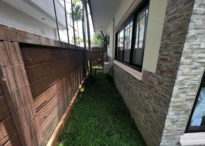 House for sale in the corner of Baan Dusit Pattaya Park.